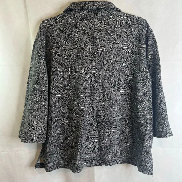 Chicos Weekends Abstract 1/2 Sleeve Pullover Size L/XL - Picture 2 of 8